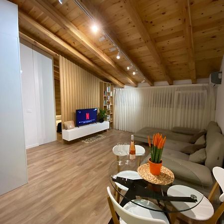 Lovely Loft 1-Bedroom In The Heart Of טיראנה מראה חיצוני תמונה
