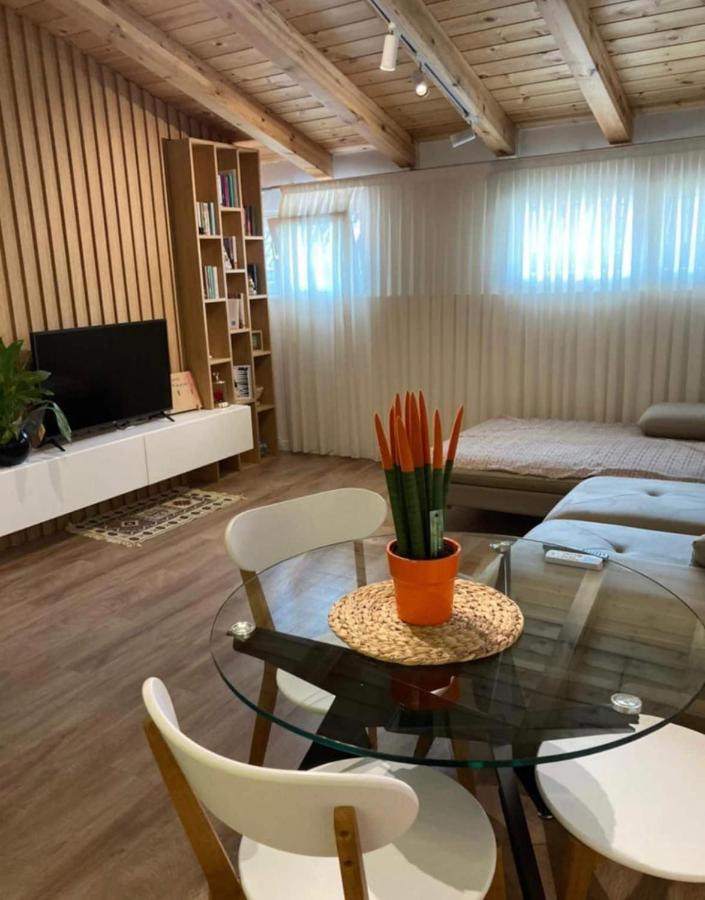 Lovely Loft 1-Bedroom In The Heart Of טיראנה מראה חיצוני תמונה