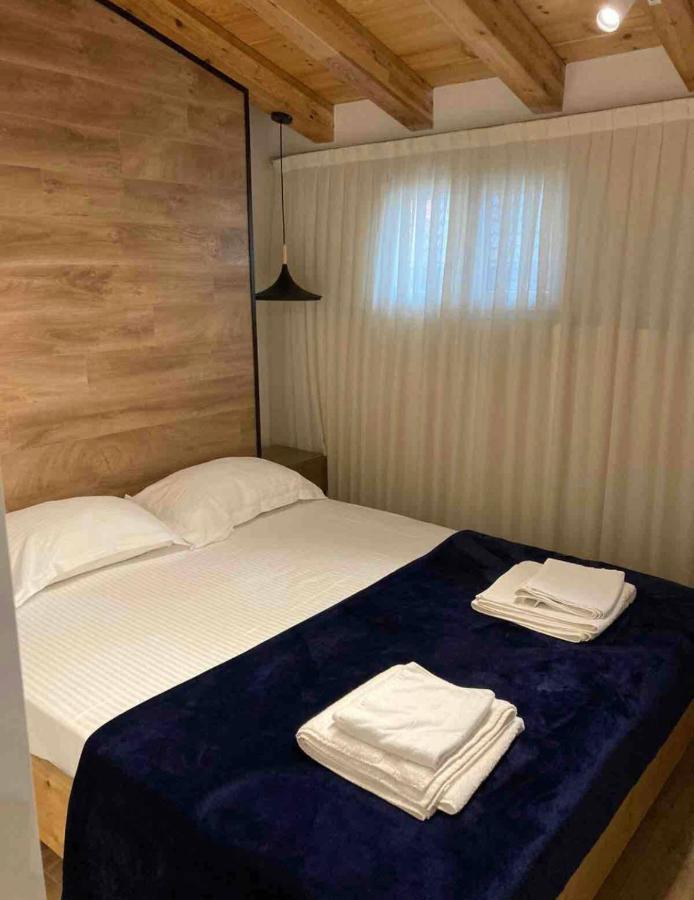 Lovely Loft 1-Bedroom In The Heart Of טיראנה מראה חיצוני תמונה